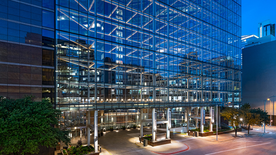 AUSCTR-Omni_Austin_Hotel_Downtown-2023-exterior_night_1170x660-1